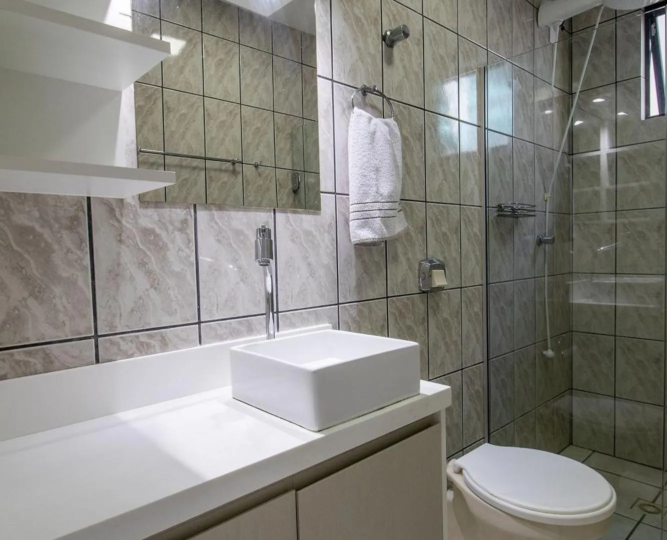 Dge92 - Elegante, 2 Dorm, Churrasqueira Na Sacada Balneário Camboriú