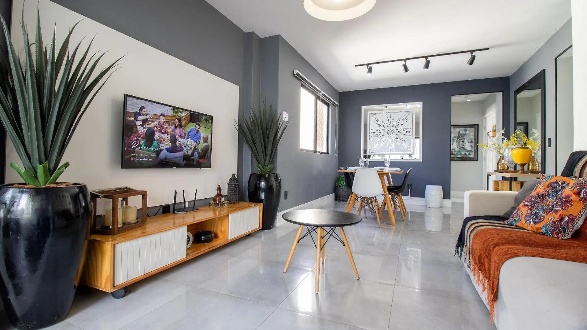 Dge92 - Elegante, 2 Dorm, Churrasqueira Na Sacada Balneário Camboriú